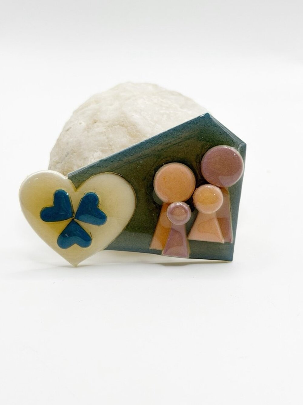 Lucinda Designs Pin Brooch Heart Loving Family Of 4 People Adult Children